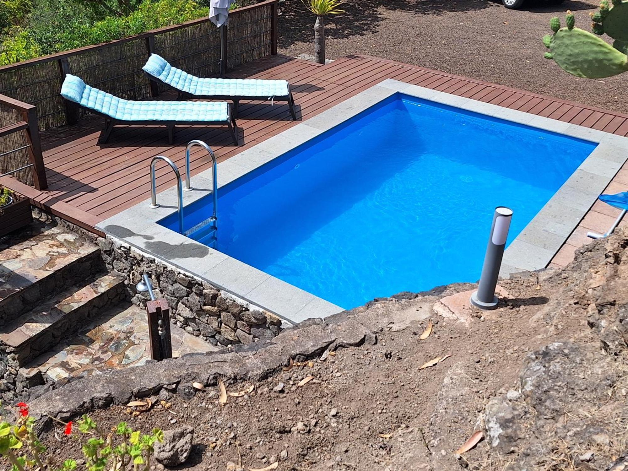 Con Piscina Privada El Roble Casa di campagna